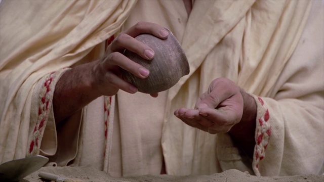 Video Reference N2: Hand, Finger, Stone carving, Carving, Gesture