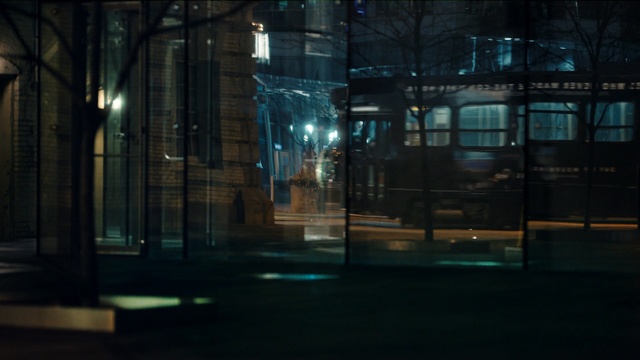 Video Reference N2: Metropolis, Darkness, Metropolitan area, Light, Mode of transport, Night, Urban area, Midnight, Architecture, City