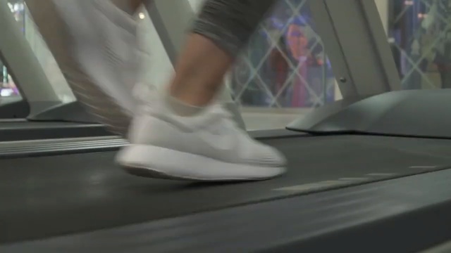 Video Reference N2: Treadmill, Footwear, Exercise machine, Shoe, Leg, Exercise equipment, Human leg, Ankle, Floor, Flooring