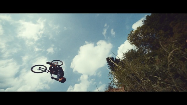 Video Reference N0: Sky, Freestyle bmx, Extreme sport, Bicycle motocross, Cloud, Cycle sport, Bicycle, Mountain bike, Vehicle, Bmx bike