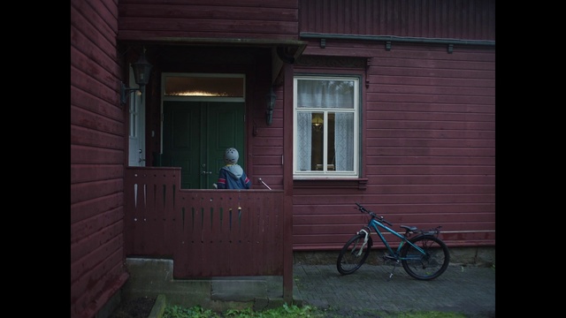 Video Reference N1: Blue, Red, House, Snapshot, Wall, Bicycle, Home, Window, Door, Vehicle