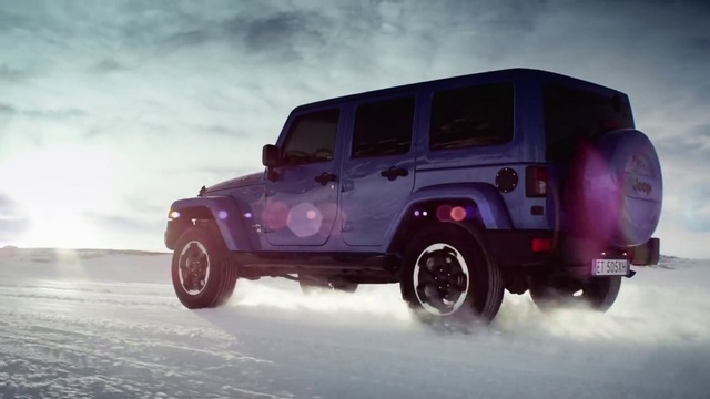 Video Reference N3: Land vehicle, Tire, Automotive tire, Vehicle, Car, Off-road vehicle, Jeep wrangler, Jeep, Automotive exterior, Wheel