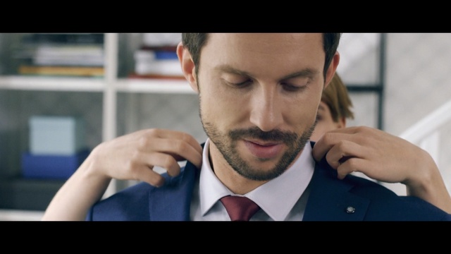 Video Reference N1: Facial expression, Forehead, Chin, Cheek, Eyebrow, Nose, White-collar worker, Facial hair, Tie, Ear, Person