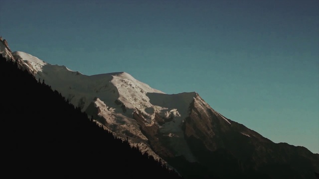 Video Reference N16: Mountainous landforms, Mountain, Sky, Mountain range, Ridge, Alps, Wilderness, Hill, Summit, Tree