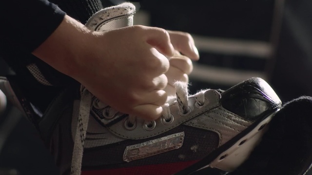 Video Reference N1: footwear, shoe, outdoor shoe, sneakers, hand, product