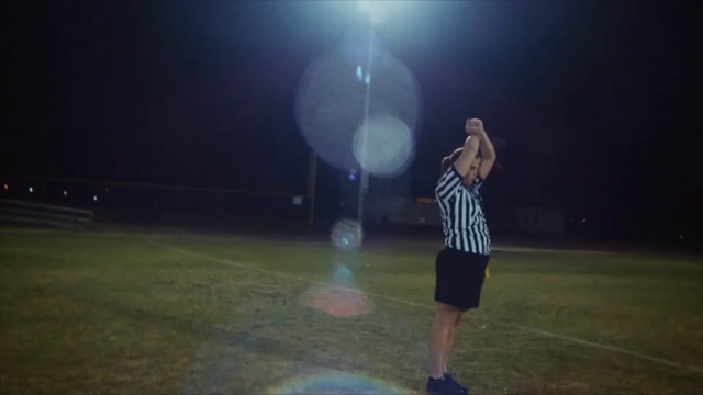 Video Reference N0: Light, Atmosphere, Ball, Performance, Player, Fun, Darkness, Photography, Sports equipment, Performance art