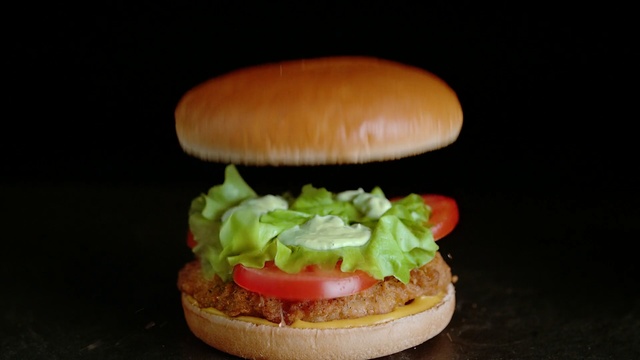 Video Reference N1: Food, Cuisine, Dish, Hamburger, Fast food, Veggie burger, Cheeseburger, Ingredient, Original chicken sandwich, Sandwich