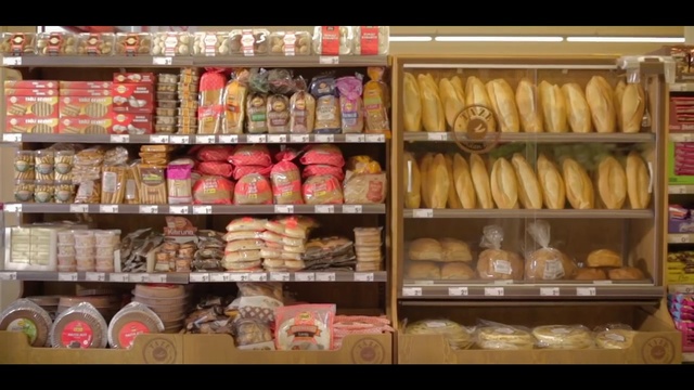 Video Reference N3: Food, Shelf, Shelving, Ingredient, Cuisine, Staple food, Retail, Natural foods, Food group, Convenience food