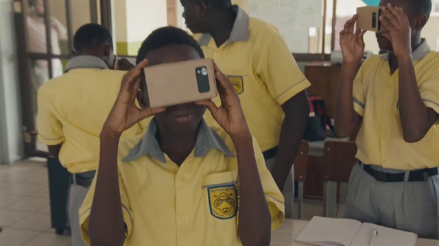 Video Reference N4: Yellow, Package delivery, Job, Person