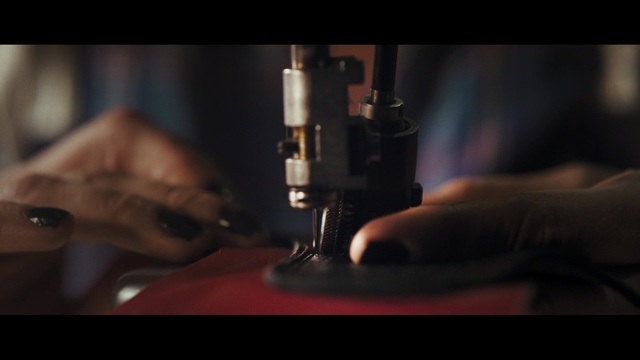 Video Reference N0: hand, arm, finger, sewing machine, nail