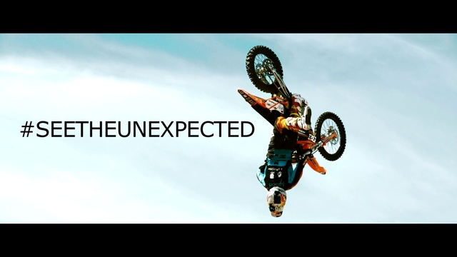 Video Reference N4: Motocross, Freestyle motocross, Stunt performer, Stunt, Motorcycle racing, Extreme sport, Racing, Motorsport, Motorcycle, Vehicle