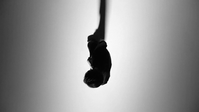 Video Reference N1: White, Black, Arm, Black-and-white, Photography, Flip (acrobatic), Monochrome, Elbow, Hand, Monochrome photography
