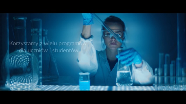 Video Reference N0: Water, Blue, Chemistry, Chemist, Eyewear, Fun, Laboratory, Glasses, Laboratory equipment, Advertising, Person