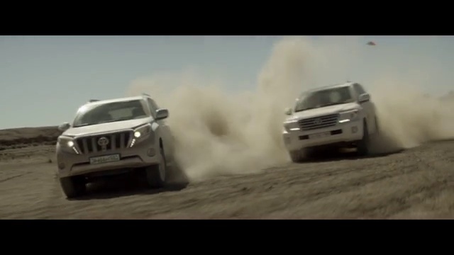 Video Reference N2: Land vehicle, Vehicle, Car, Off-roading, Automotive design, Sport utility vehicle, Crossover suv, Off-road vehicle, Off-road racing