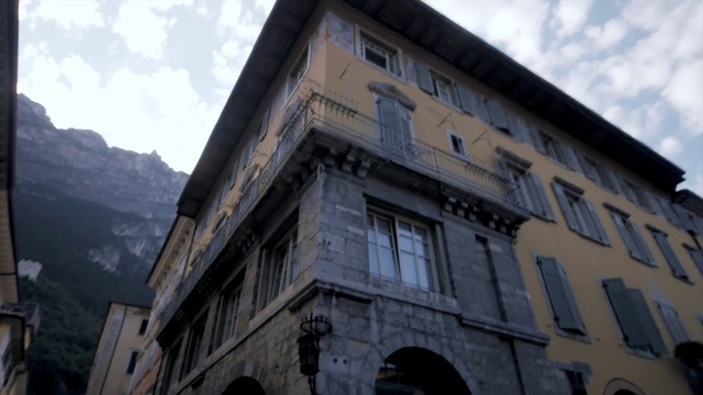 Video Reference N1: Architecture, Building, Facade, Historic site, Medieval architecture, House, Tourist attraction