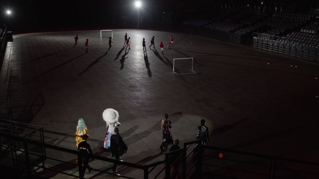 Video Reference N1: Light, Darkness, Night, Midnight, Sport venue, Photography, Arena, Competition event, Games, Stadium
