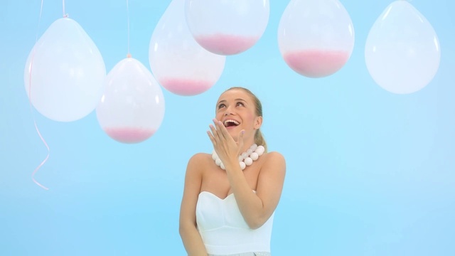 Video Reference N2: Balloon, Skin, Beauty, Pink, Sky, Party supply, Smile, Mouth, Happy