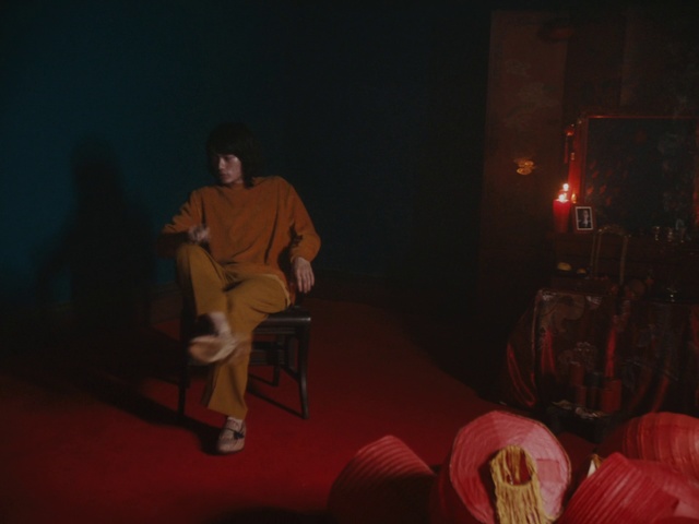 Video Reference N1: Red, Scene, Human body, Adaptation, Room, Drama, Performance art, Performance, Darkness, Sitting, Person