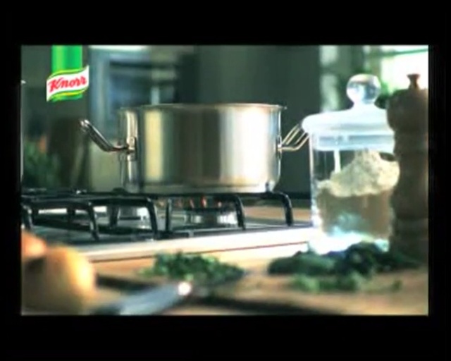 Video Reference N2: Water, Glass bottle, Glass, Photography, Cookware and bakeware, Small appliance, Person