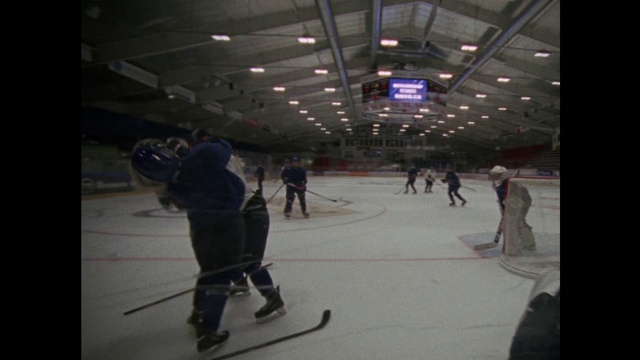 Video Reference N2: Ice hockey, Ice rink, Sports, Skating, Hockey, Bandy, Team sport, Sports equipment, Roller hockey, Footwear