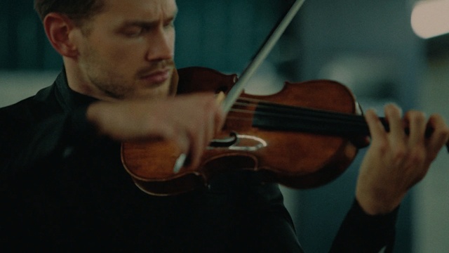 Video Reference N6: violin, stringed instrument, bowed stringed instrument, musical instrument, music, musical, instrument