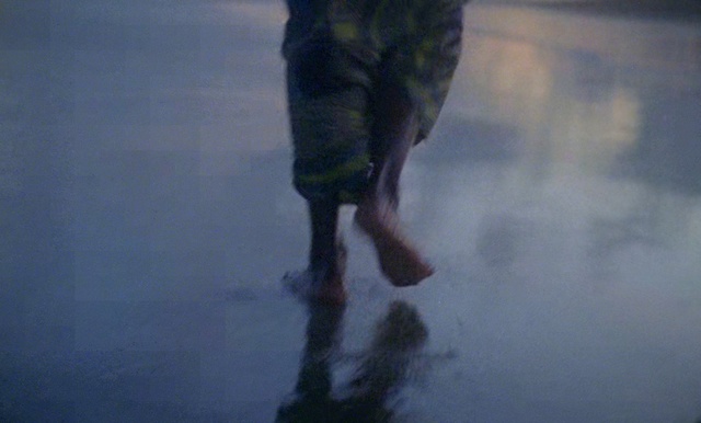 Video Reference N0: Reflection, Water, Atmospheric phenomenon, Leg, Footwear, Atmosphere, Puddle, Human, Human leg, Cloud