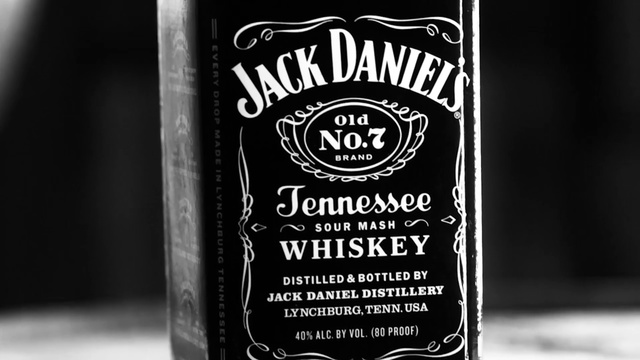 Video Reference N1: Tennessee whiskey, Drink, Liqueur, Whisky, Bottle, Distilled beverage, Bourbon whiskey, Alcohol, Label