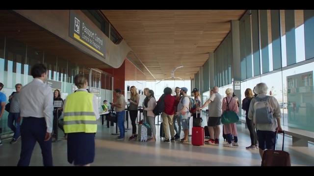 Video Reference N3: Event, Crowd, Passenger, Tourism, Architecture, Building, Leisure, City