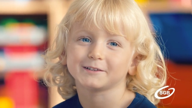 Video Reference N1: Hair, Face, Blond, Child, Facial expression, Hairstyle, Chin, Nose, Smile, Child model, Person