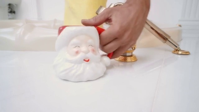 Video Reference N2: Santa claus, Head, Fictional character, Hand, Figurine