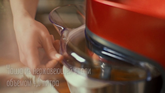 Video Reference N6: drink, close up, nail, glass, liqueur