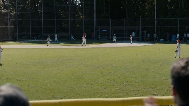 Video Reference N1: Player, Sports, Sport venue, Stadium, Team sport, Grass, Ball game, Sports equipment, Sports training, Lawn