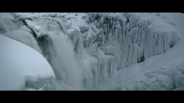Video Reference N0: nature, freezing, black and white, water, waterfall, ice, icicle, snow, watercourse, geological phenomenon