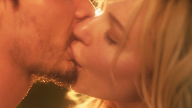Video Reference N3: human hair color, kiss, nose, blond, cheek, close up, lip, mouth, girl, interaction
