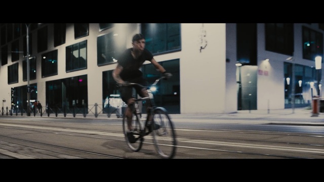 Video Reference N2: Land vehicle, Bicycle, Cycling, Vehicle, Cycle sport, Freestyle bmx, Flatland bmx, Recreation, Outdoor recreation, Mode of transport
