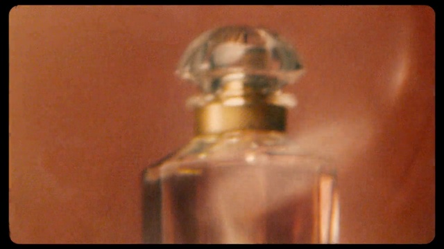 Video Reference N4: Glass bottle, Product, Bottle, Alcohol, Perfume, Fluid, Glass, Metal