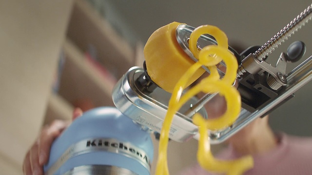 Video Reference N1: Yellow, Gas