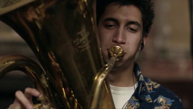 Video Reference N18: Brass instrument, Musical instrument, Saxophone, Wind instrument, Music, Saxophonist, Woodwind instrument, Music artist, Baritone saxophone, Reed instrument