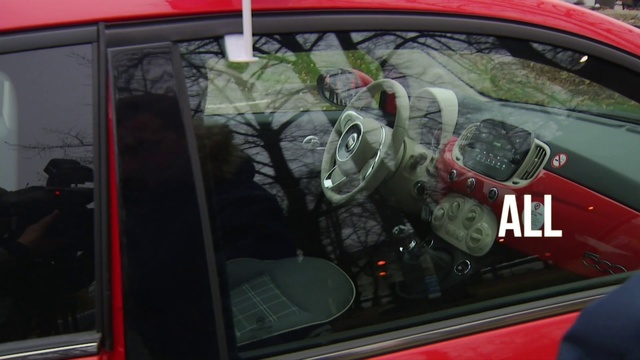 Video Reference N3: Motor vehicle, Vehicle door, Vehicle, Car, Automotive exterior, Mode of transport, Automotive design, Glass, Mid-size car, Auto part