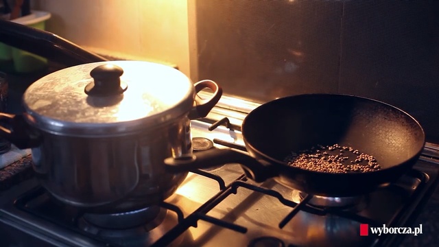 Video Reference N2: Cookware and bakeware, Food, Dish, Cooking, Wok, Cuisine, Recipe