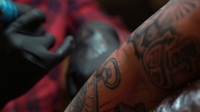 Video Reference N11: Tattoo, Arm, Tattoo artist, Flesh, Temporary tattoo