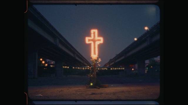 Video Reference N0: Sky, Light, Cross, Religious item, Lighting, Night, Symbol, Technology, Darkness, Photography