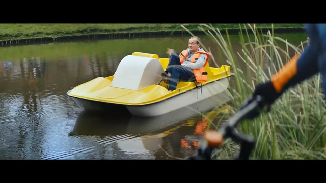 Video Reference N0: Vehicle, Water transportation, Watercraft, Boat, Boating, Recreation, Speedboat, Inflatable boat, Leisure, Airboat