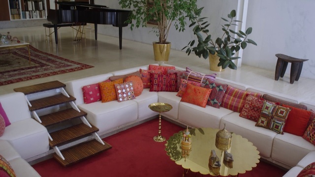 Video Reference N2: Living room, Furniture, Room, Interior design, Decoration, Property, Couch, Table, Floor, House