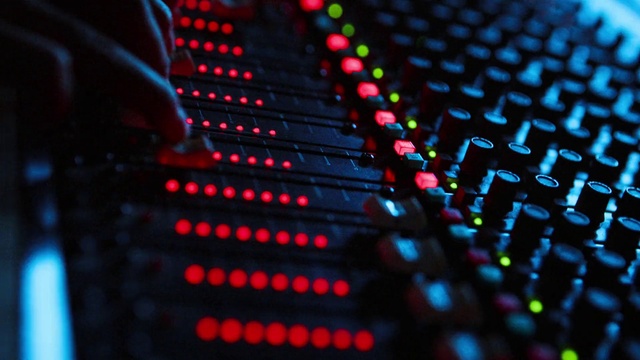 Video Reference N2: Mixing console, Audio equipment, Technology, Electronics, Electronic device, Electronic instrument