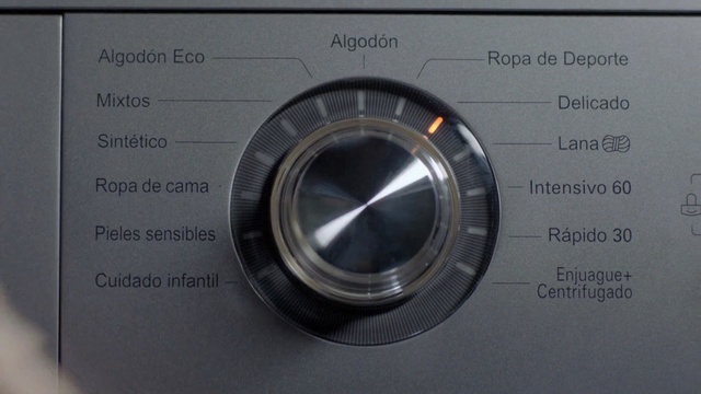 Video Reference N0: Major appliance, Washing machine, Technology, Clothes dryer, Electronics, Auto part, Electronic device, Home appliance, Metal, Screenshot