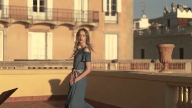 Video Reference N0: Photograph, Beauty, Lady, Snapshot, Fashion, Standing, Screenshot, Dress, Architecture, Sitting, Person