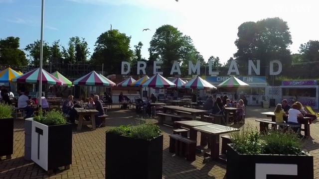 Video Reference N1: Canopy, Tent, Public space, Tree, Event, Market, Marketplace, Fair, Restaurant, Building
