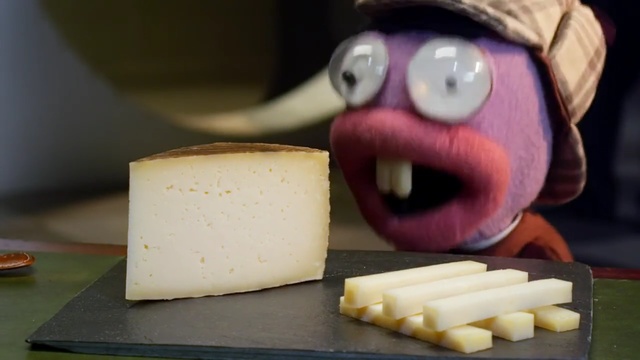 Video Reference N1: cheese, dairy product, food, dessert, cuisine, sweetness, baking, Person