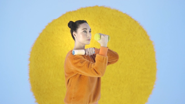 Video Reference N0: yellow, sky, smile, happiness, Person